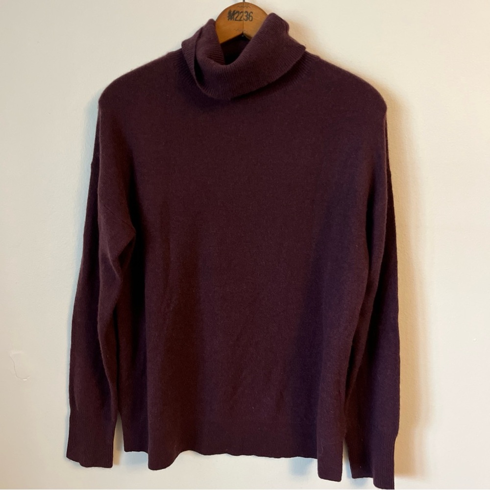 Halogen 100% Cashmere Turtleneck Sweater Plum Purple Luxury Soft Natural Fiber M
